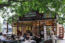 Leidsekade, Poffertjes (Pfannkuchenhaus)