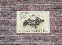 Sint Nicolaasstraat, Hauszeichen