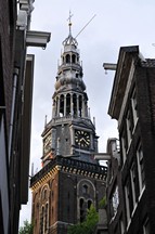 Oudekerksplein, Turm der Oude Kerk