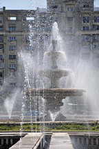 Piata Unirii, Springbrunnen