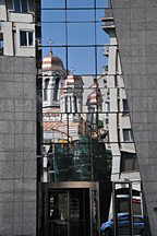 Calea Victoriei, Spiegelung der Kirche Biserici Bucuresti