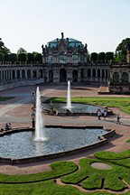 Zwinger, Zwingerhof