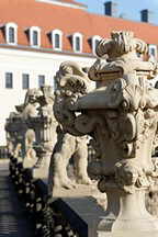 Zwinger, Balustrade