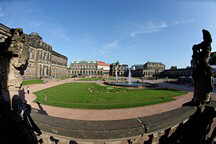 Zwinger, Zwingerhof
