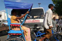 Auf der Fahrt von Delhi nach Agra
