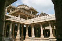 Seth Anandji Kalayanji Pedhi