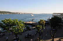 Ortaky, Uferpromenade