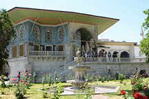 Vierter Hof, Revan Pavillon