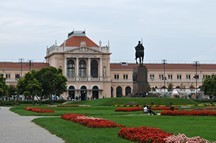 Bahnhof vor dem Knig-Tomislav-Platz
