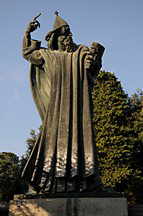 Grgur Ninski Statue im Stross- mayerov Park