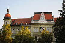 Slomskov Trg, Post