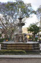 Parque Central, Fuente de las Sirenas