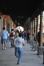 Parque Central, Arkade an der Westseite