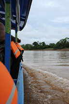 whrend der Fahrt am Tambopata