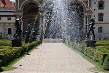 Waldstein Garten, Allee der Bronzestatuen