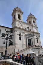 Spanische Treppe, Kirche Santa Trinita dei Monti