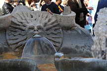 Piazza di Spagna, Fontana della Barcaccia