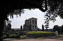 Podium des Apollo Tempels
