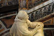 Basilica di Santa Maria Maggiore, Statue Pius IX.