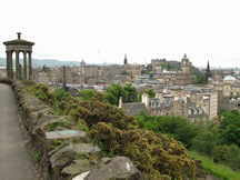Blick von der Calton Terrace auf Edinburgh