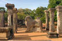 Polonnaruwa - Deepa Uyana (Park)