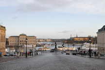 Blick von Slottsbacken auf das Nationalmuseum (links) und das Moderna Museum (rechts)