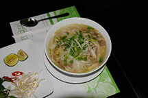 Nudelsuppe zum Mittagessen
