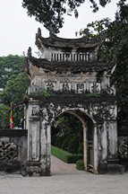 König Dinh Tien Hoang Tempel, Eingang