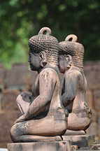 Banteay Srei, Wchterfiguren