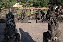 Bakong, Lwen